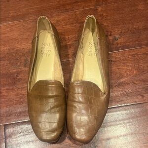 Naturalizer Tan Croc-Patterned Flats